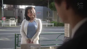 Anh xã yếu không làm lên đỉnh, cô vợ lên mạng tìm trai trẻ nắc khỏe