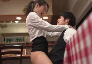 Cậu trai trẻ phang đồng nghiệp nữ có người chồng nhưng chồng yêu “yếu”