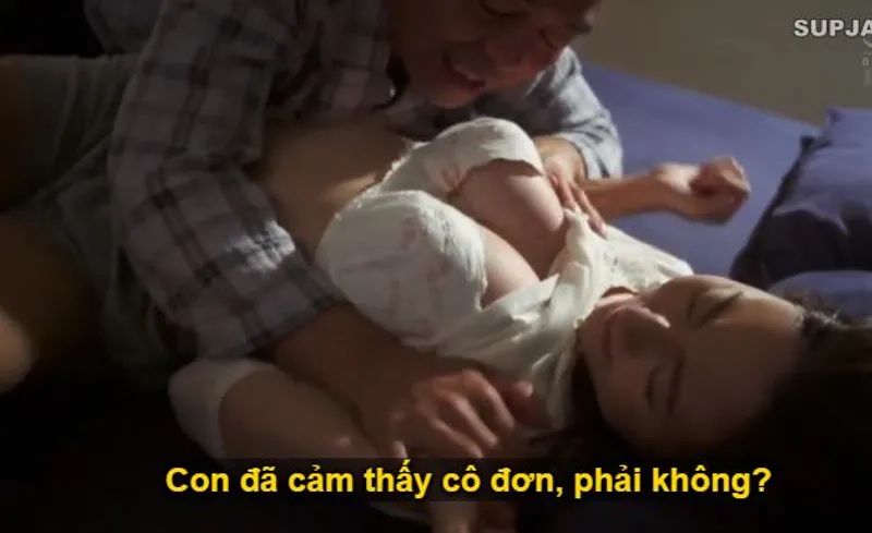 Nhìn con trai mải miết lao đầu vào việc khiến con dâu cô quạnh, bố chồng nổi máu điên cuồng đè con dâu ra "trả bài".